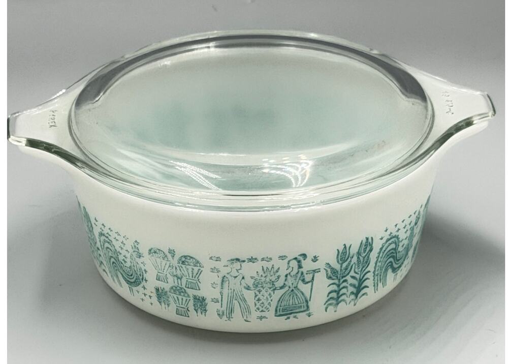PYREX #472 Blue Amish Butterprint Turquoise Cinderella Casserole Dish READ